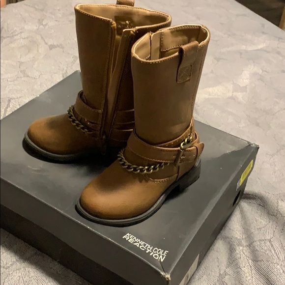 Size 6 toddler Kenneth Cole Reaction brown boots - Picture 1 of 3